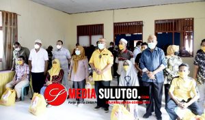 Plt Bupati Anas Jusuf, Dampingi Gubernur Rusli Habibie Serahkan Bantuan NKRI
