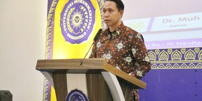 Dekan FIS UMGo Saat memberikan sambutan di kegiatan yudisium sarjana periode ke-4