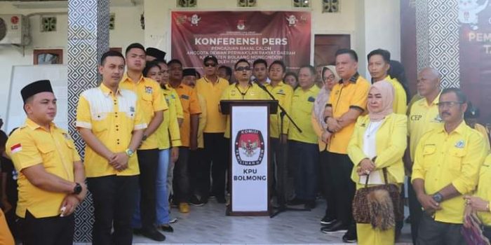 Partai Golkar Bolmong Resmi Daftarkan 30 Caleg Ke KPU