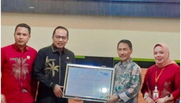 Wujudkan Perlindungan Jaminan Sosial, Pemkab Goronalo diganjar Penghargaan BPJS Ketenagakerjaan