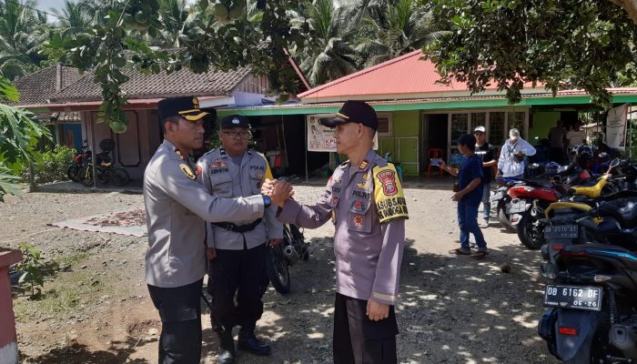 Kapolres Bolmong Terjun Langsung Pendistribusian Logistik Pemilu 2024 di Bolmong