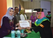 Selesai Ikut Pembelajaran Selama Empat Bulan, Lansia Binaan PKK Kabupaten Gorontalo Akhirnya Diwisuda 