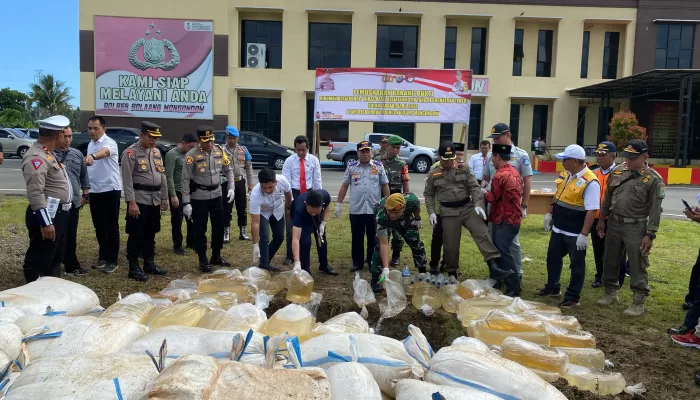 Polres Bolmong Musnahkan 3000 Liter Miras di Bulan Ramadan