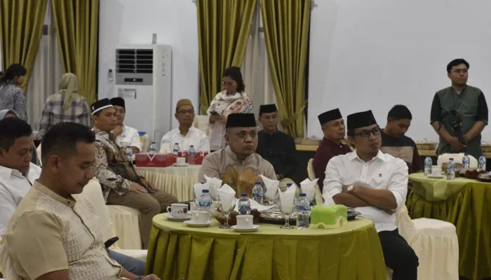 Wabup Hendra dan Sekda Roni Bukber dengan Jajaran Kejari Kabupaten Gorontalo