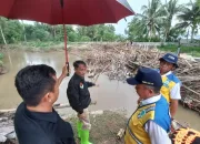 Prof. Nelson Tinjau Lokasi Banjir di Kelurahan Hunggaluwa, Kecamatan Limboto