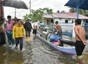 Turun Langsung Di Lokasi Banjir, Nelson Intrusikan OPD dan Camat Persiapkan Tempat Evakuasi Warga