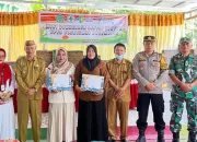 Minlok Linsek Triwulan Tiga, PKM Botumoito Beri Penghargaan Desa Imunisasi 100%