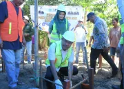 Pj.Bupati Boalemo meletakkan Program Batu Pertama Inpres Sanitasi 2024