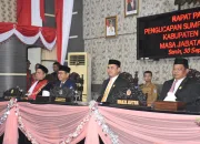 Syukri Botutihe Hadiri Pengucapan Sumpah Pimpinan DPRD Kabupaten Gorontalo 2024-2029