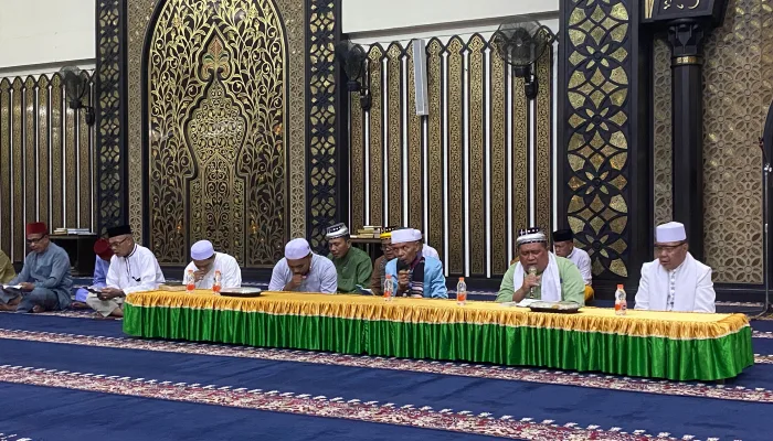 Masjid Agung Baiturrahman Limboto Dipenuhi Jamaah Saat Sambut 1 Rajab dan Doa Pisah Sambut Tahun Masehi