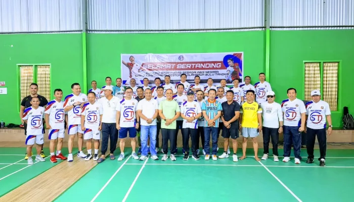 Bupati Sofyan Puhi Buka Shuttlecock ASN