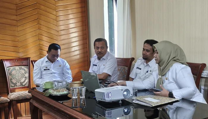 Pemkab Gorontalo Evaluasi Kerja Sama dengan Ritel Modern. Tegaskan Komitmen pada UMKM dan Pajak Daerah