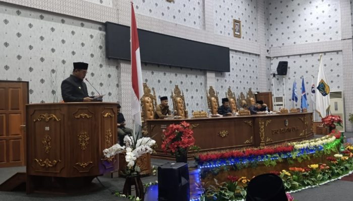 Tanggapi Pandangan Fraksi Soal Perubahan APBD 2025, Bupati Bolmut: Masukan Legislatif Itu Penting