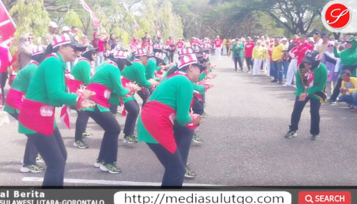 Semarak Gerak Jalan, Persit KCK Ranting 2 Yonif 715 Motuliato Cabang LXIV PD XIII/Merdeka Tampil Menarik