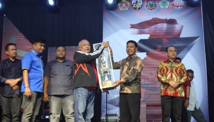 Meriahkan HUT RI ke-80, Wabup Gorontalo Buka Karnaval Pemuda Jilid VII Desa Duwanga