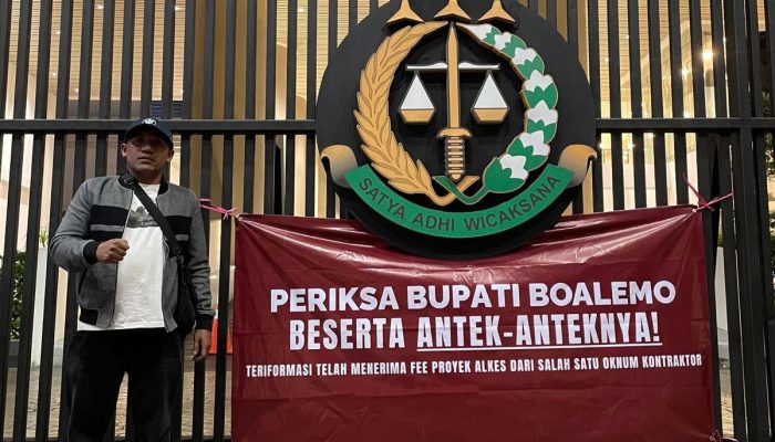 Dari Gerbang Kejagung, Suara Desakan Periksa Bupati Boalemo Menggema