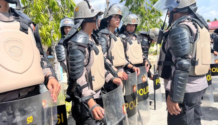 Polres Bolmut Terjunkan 300 Personel Amankan Aksi Mahasiswa di DPRD dan Kantor Bupati