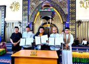 Sekda Sugondo Hadiri Ceramah Agama Bertema “Navigasi Iman”, Sekaligus Saksikan Penandatanganan Nota Kesepakatan Layanan Adminduk Terintegrasi
