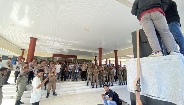 Desak Tutup PT. AAS Garda Satu Gelar Demo di Depan DPRD Boalemo