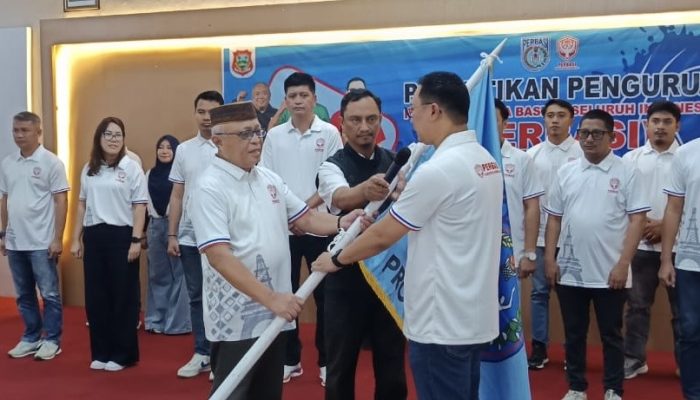 Bupati Lantik Victor Asiku Pimpin PERBASI Kabupaten Gorontalo