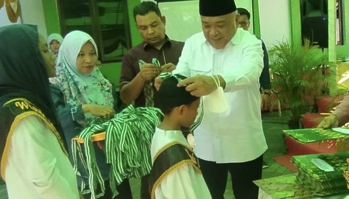 Wabup Tonny Junus Hadiri Khatam Raya Santri dan Majelis Taklim di Tibawa