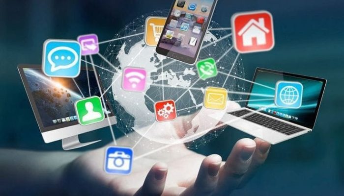 Lonely in The Crowd: Dampak Buruk Sosial Media Dalam Sistem Sekuler Liberal