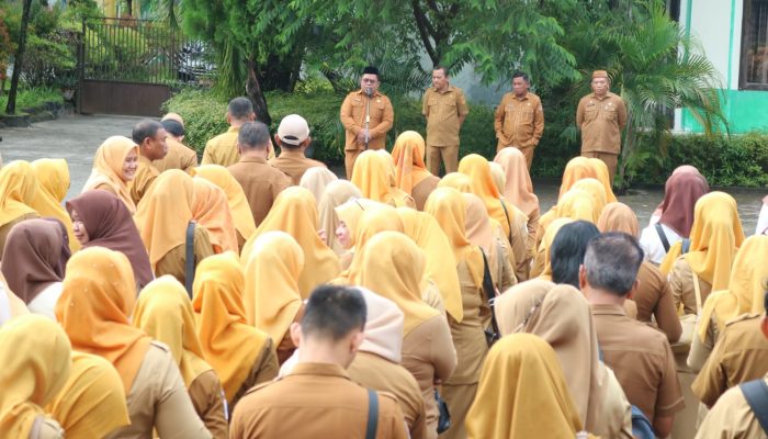 Sekda Sugondo Makmur Tekankan Disiplin dan Profesionalisme ASN dalam Apel Zona C Kabupaten Gorontalo