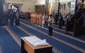 Risman Umar Ungkap Dua Pesan Menggugah di Balik Pelantikan Bernuansa Spiritual di Masjid Agung