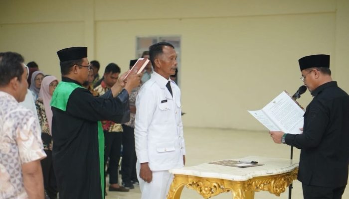 Bupati Boltara Lantik Pj Sangadi Wakat