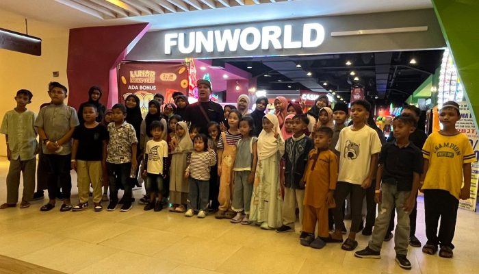 Sehari Penuh Ikhsan Hiliwilo Berbagi Bahagia Bersama 50 Anak Yatim
