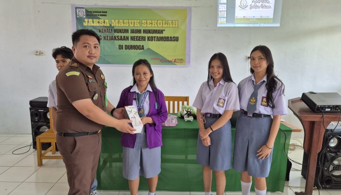 Jaksa Masuk Sekolah, SMKN 2 Dumoga Ikuti Penyuluhan Hukum Sebagai Langkah Pertama Kenali Hukum, Jauhkan Hukuman