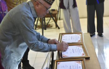 Warga Desa Buhu Rayakan Gebyar Ketupat Bersama Wabup Hendra