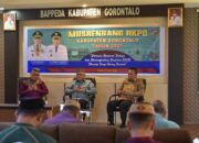 Warga Desa Buhu Rayakan Gebyar Ketupat Bersama Wabup Hendra