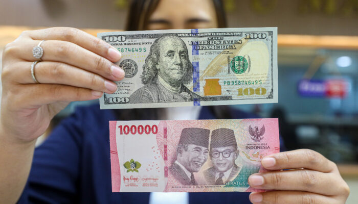 Rupiah Tembus Rp17.700, Tekanan Dolar Berlanjut
