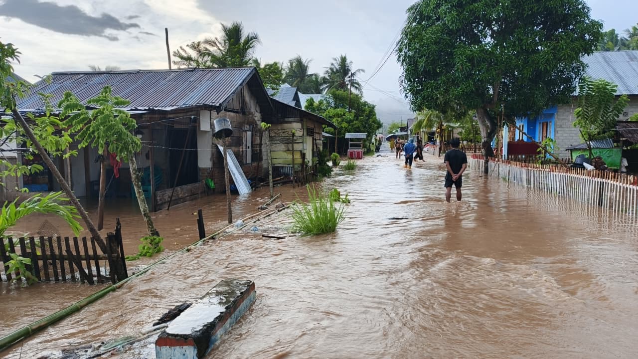 90 rumah terendam