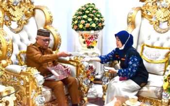 Hendra Hemeto Salurkan Bantuan Bagi Korban Banjir Danau Limboto