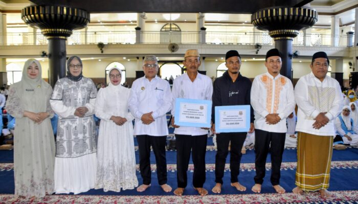 Bupati Sofyan Serahkan Santunan Duka Kemensos untuk Korban Bencana