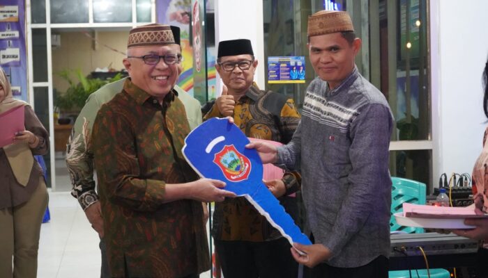 5 Kelurahan Terima Armada Sampah, Bupati Gorontalo Pasang Target Besar