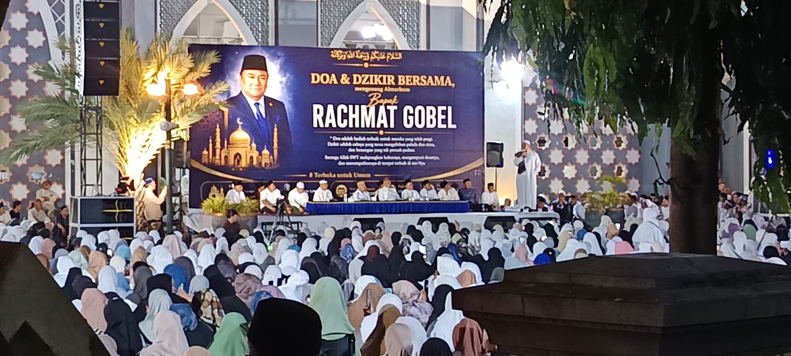 Mengenang Wafatnya Rahmat Gobel,Ribuan Warga Gorontalo Gelar Doa dan Zikir Bersama