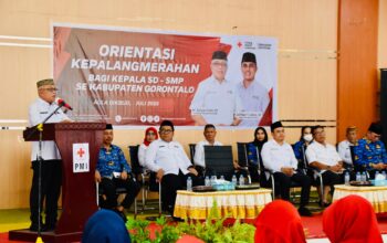 Bupati Sofyan Puhi Wajibkan Seluruh Kepala Sekolah Ikuti Orientasi Kepalangmerahan 4 Roni Sampir
