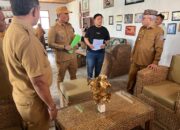 Bupati Sofyan Puhi Tinjau PLUT UMKM dan Tempat Kerajinan Rotan di Desa Luwuo